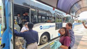 Warga Senang Ada TransJ Blok M-Alam Sutera: Alternatif Transportasi