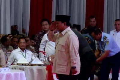 Hormat Prabowo kepada Try Sutrisno
