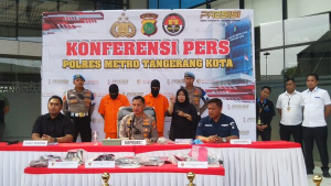 Driver Taxi Online, Tewas dijerat tali