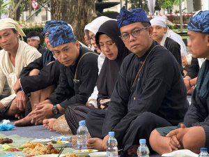 Andra Soni sarapan bareng Warga Baduy