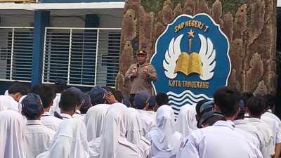 Police Go To School, Polres Metro Tangerang Kota Edukasi Siswa SMPN 7 Tentang Bahaya Tawuran, Narkoba Serta Bijak Gunakan medsos