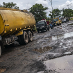 Jalanan berlubang di sejumlah wilayah Banten