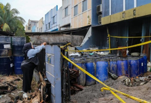 Inilah Gudang Pestisida Yang Cemari Cisadane